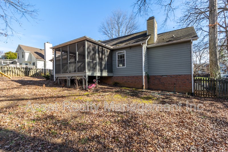 1405 Wenlock Road property image