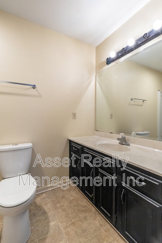 1405 Wenlock Road property image