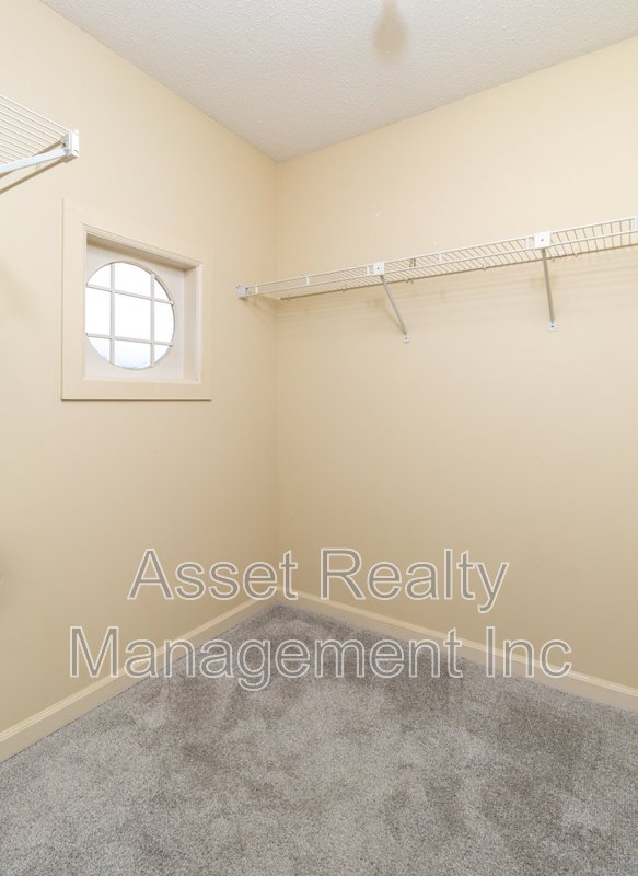 1405 Wenlock Road property image