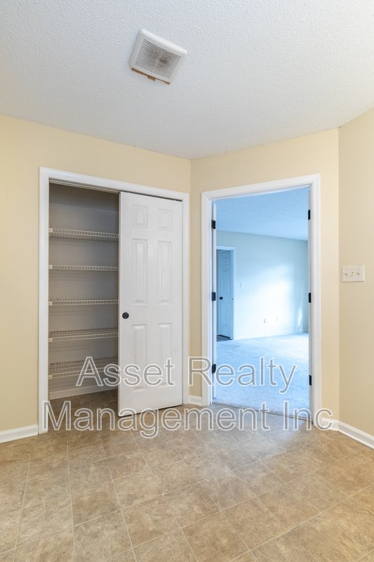 1405 Wenlock Road property image