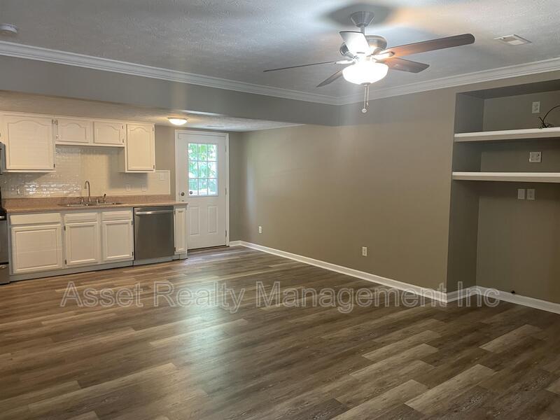 645 Cornerbrook Lane property image