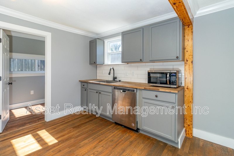 1900 Edgewood Avenue property image