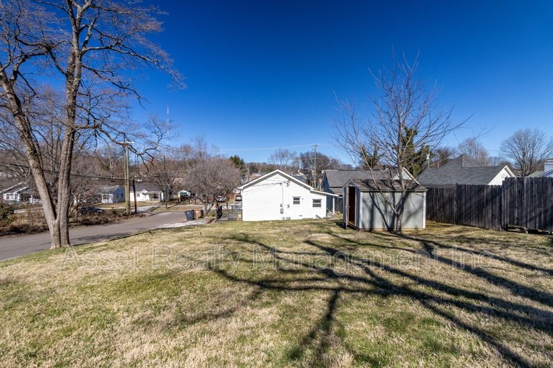 1900 Edgewood Avenue property image