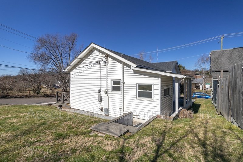 1900 Edgewood Avenue property image